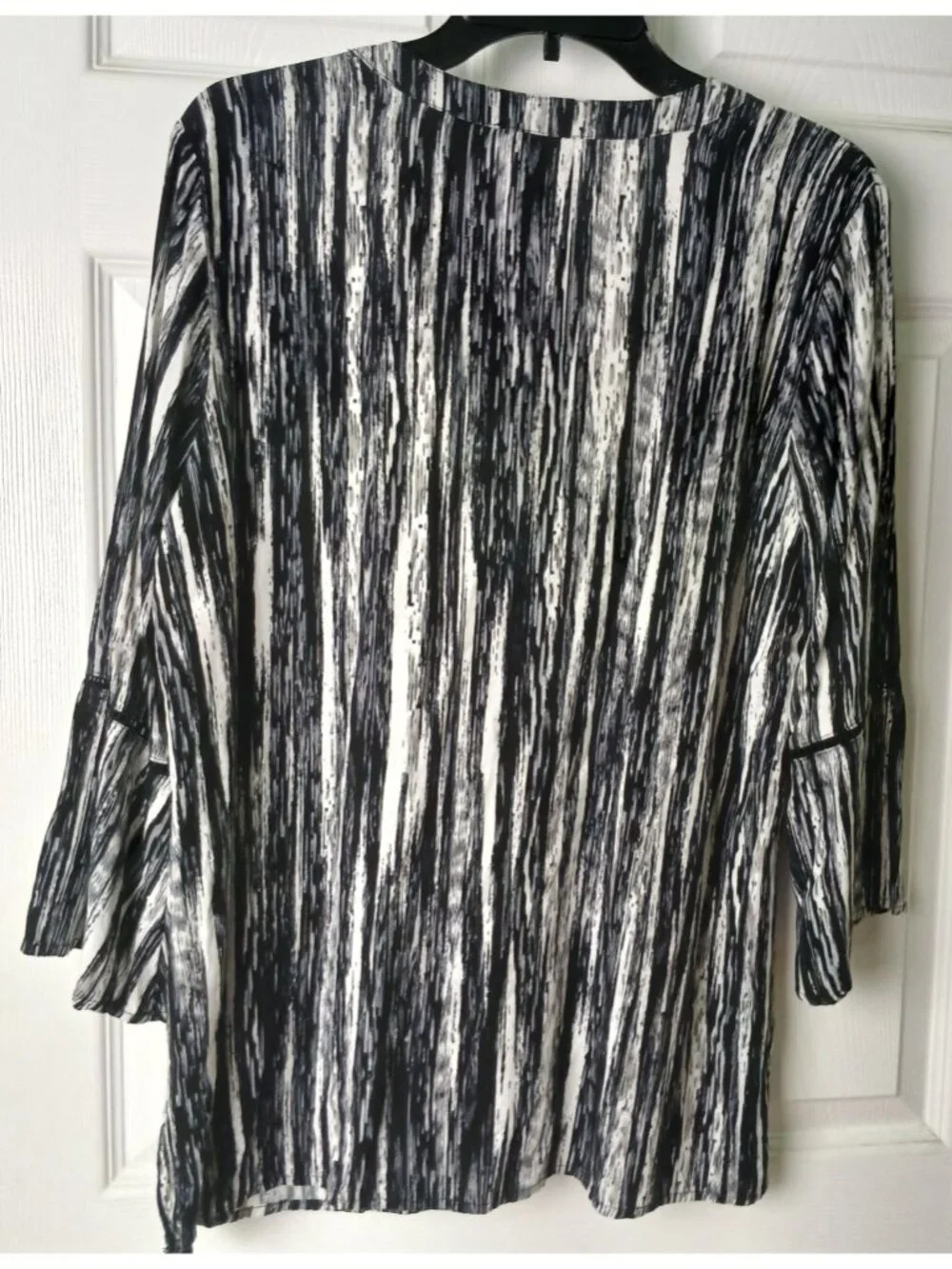 Gloria Vanderbilt Women's Large Nova Flutter Sleeve Blouse Black White #D-37 - Picture 6 of 7